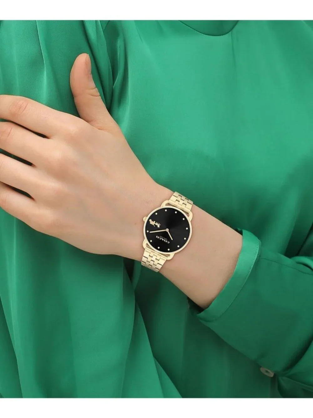 Women's Gold Black Sophisticated Elegance with Iconic Logo Detail Wrist Watches